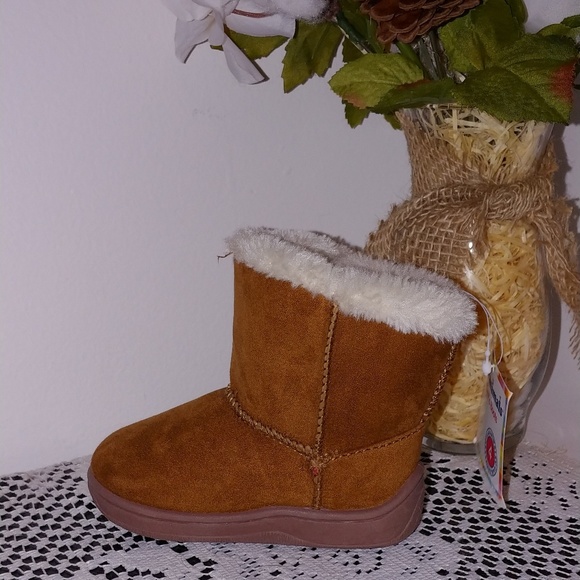 NWT girls infant toddler boots soft fuzzy - Picture 4 of 5
